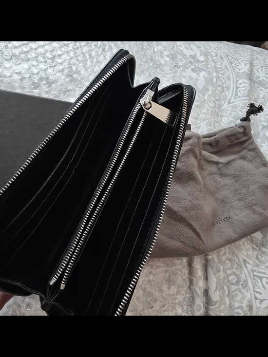 Bottega Veneta Black Intrecciato Leather Zip Wallet - Picture 5 of 7
